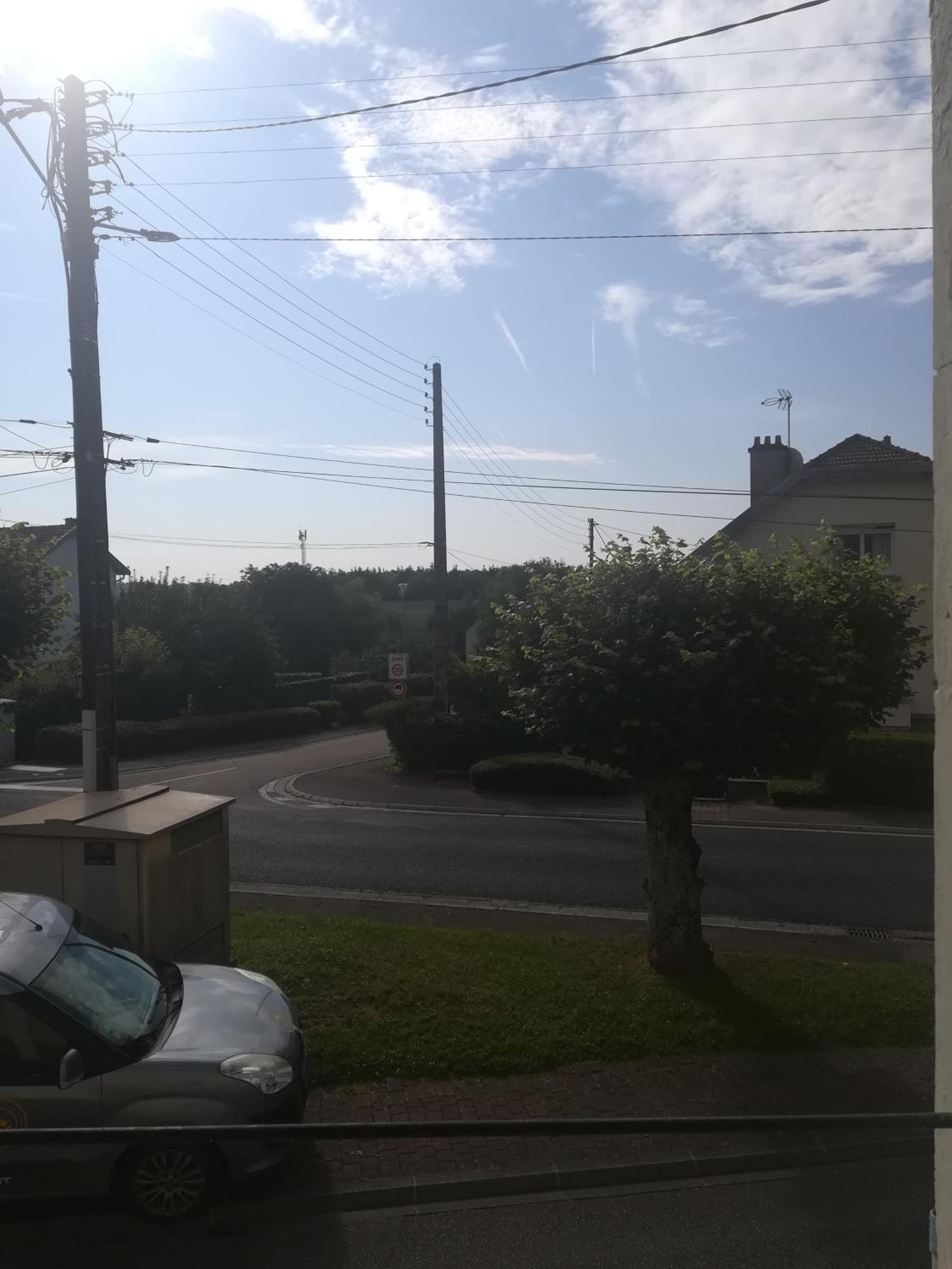 Apiculteur Loue 2 Chambres Dans Cadre Verdoyant 默兹河畔帕尼 外观 照片
